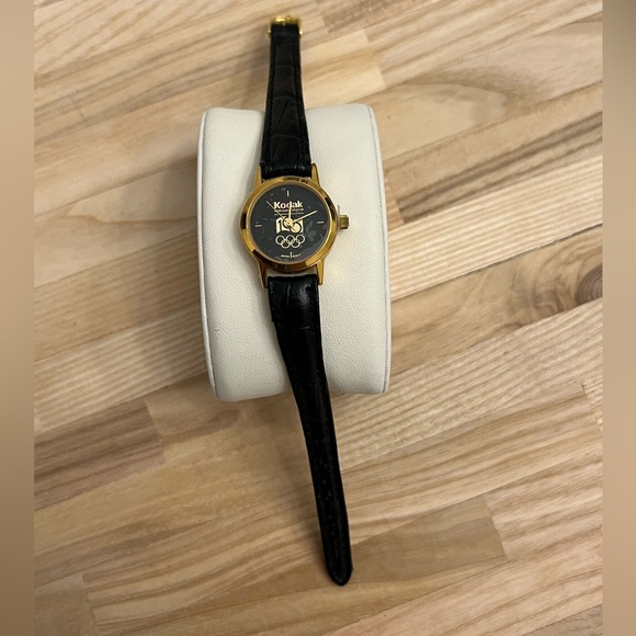 Kodak Olympics Ladies Watch Vintage Genuine Black Leather Yellow Gold Tone Case - Picture 4 of 11